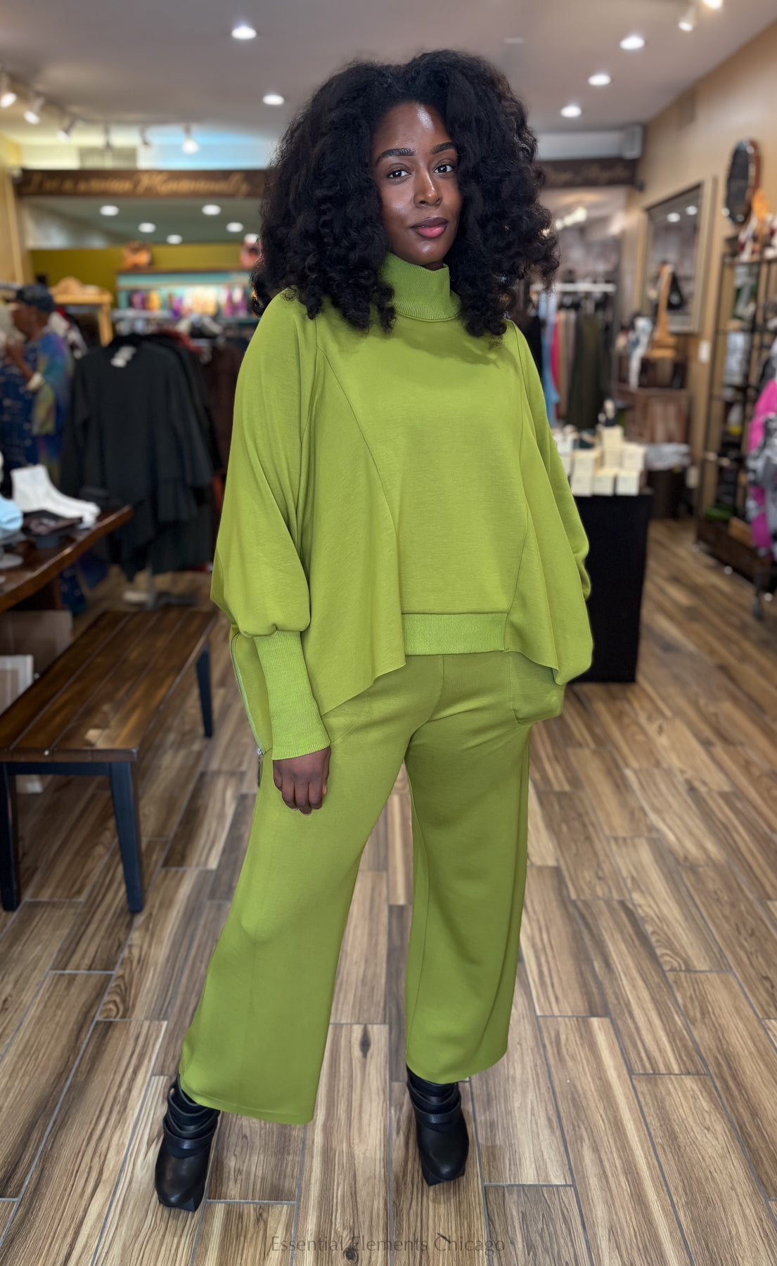 IC Collection 7136T Top - Essential Elements Chicago