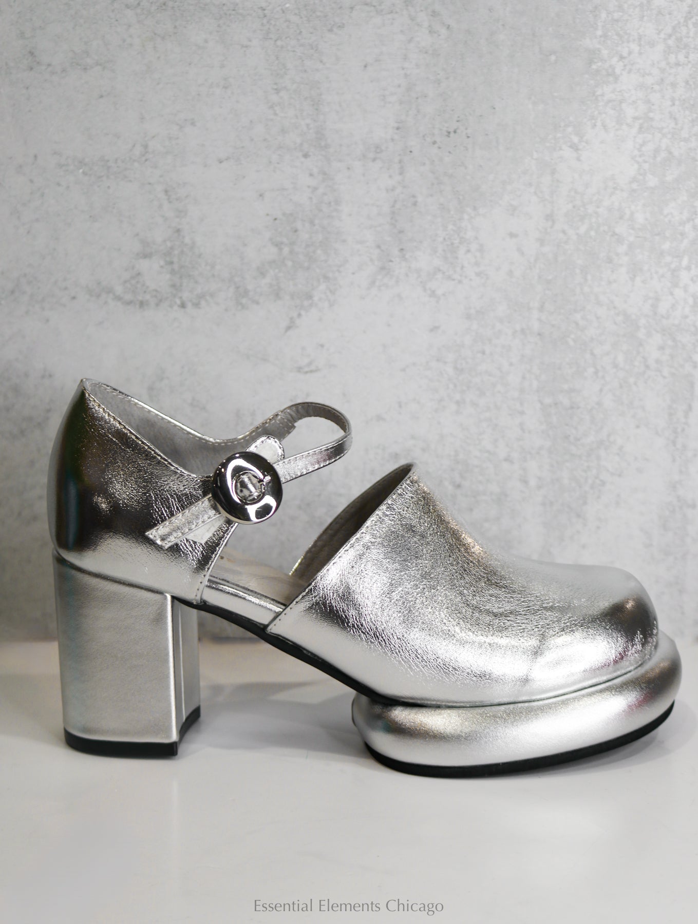 All Black Mod Circle Buckle Jane - Essential Elements Chicago