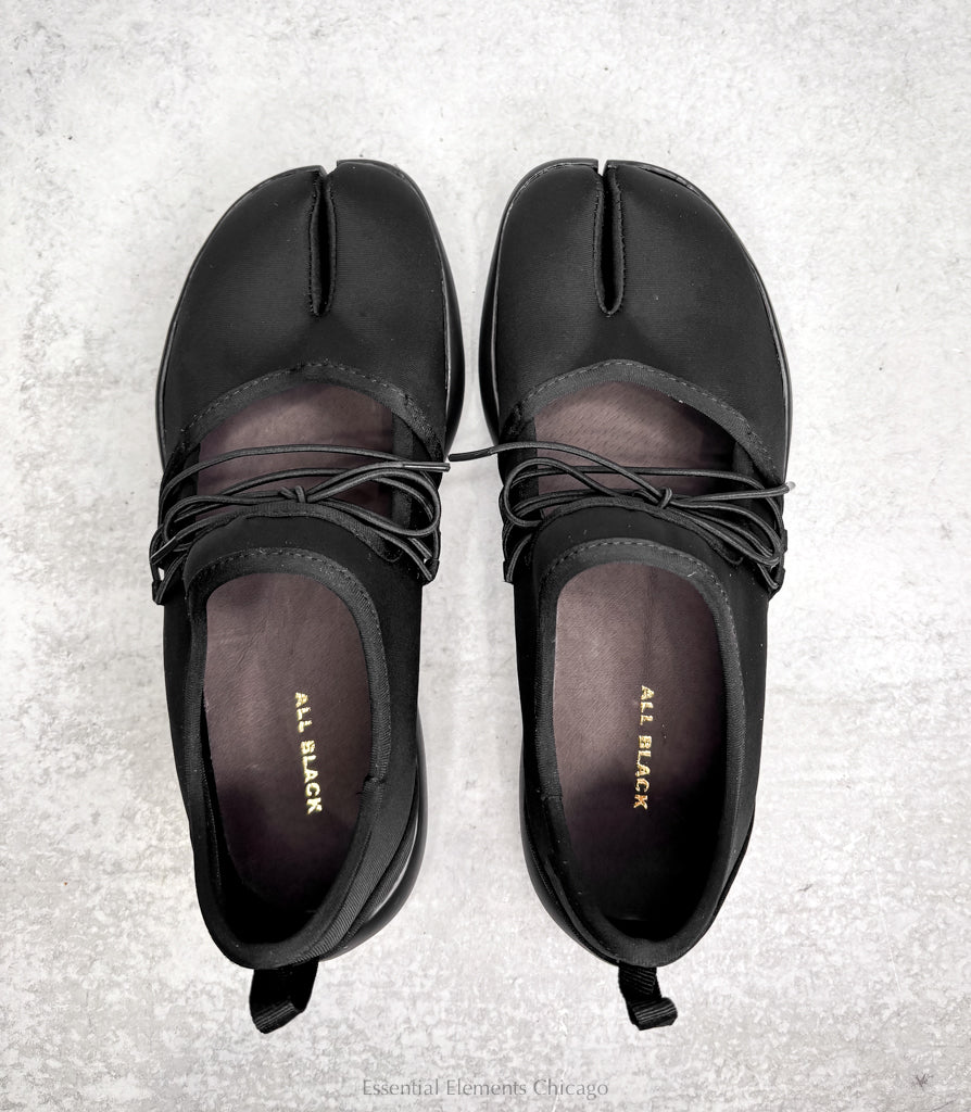 All Black Split Toe Casual, Black