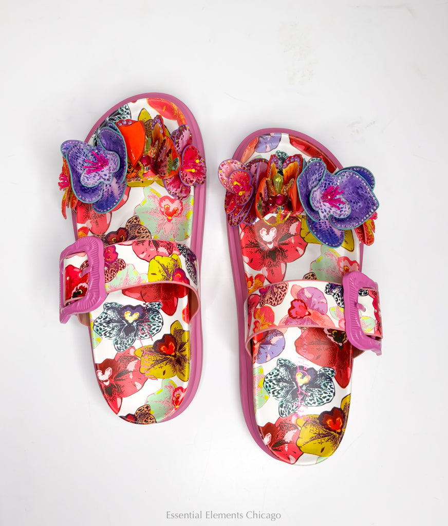 Betsey Johnson Lorayne Slide - Essential Elements Chicago