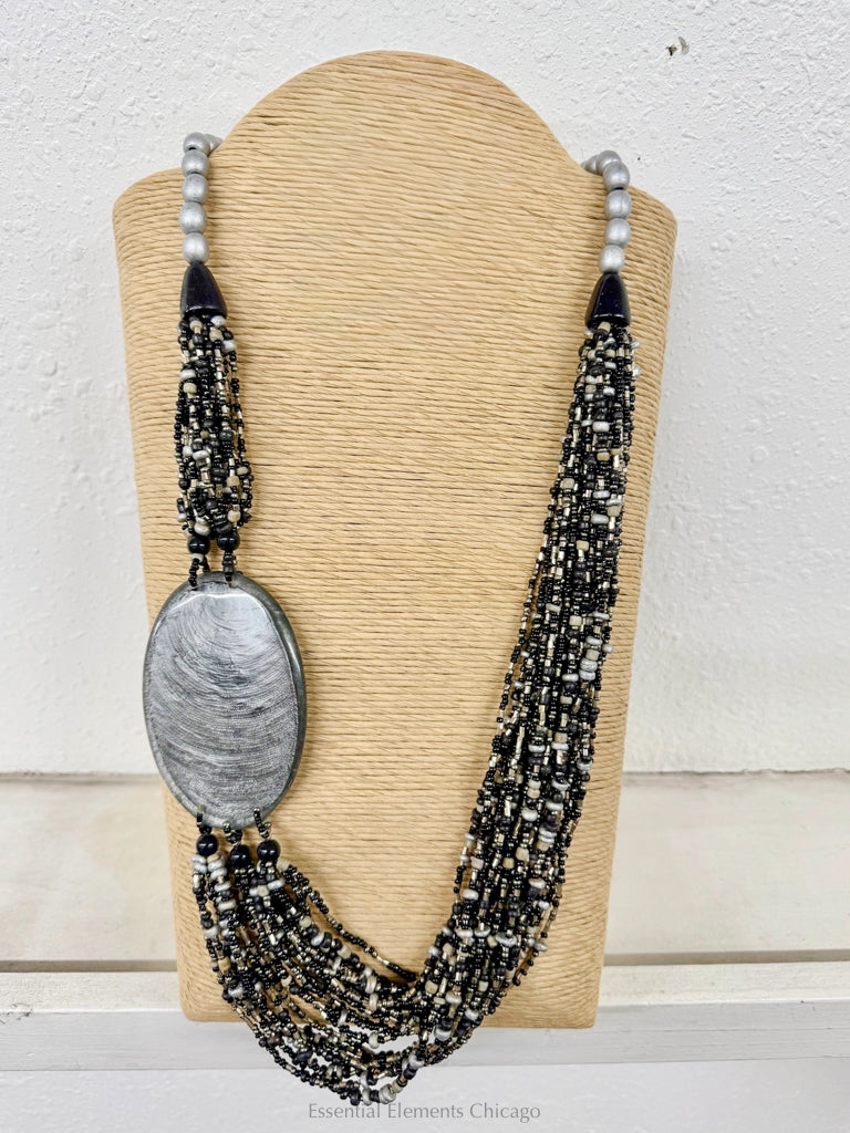 Duru Polished Oval Necklace - Essential Elements Chicago