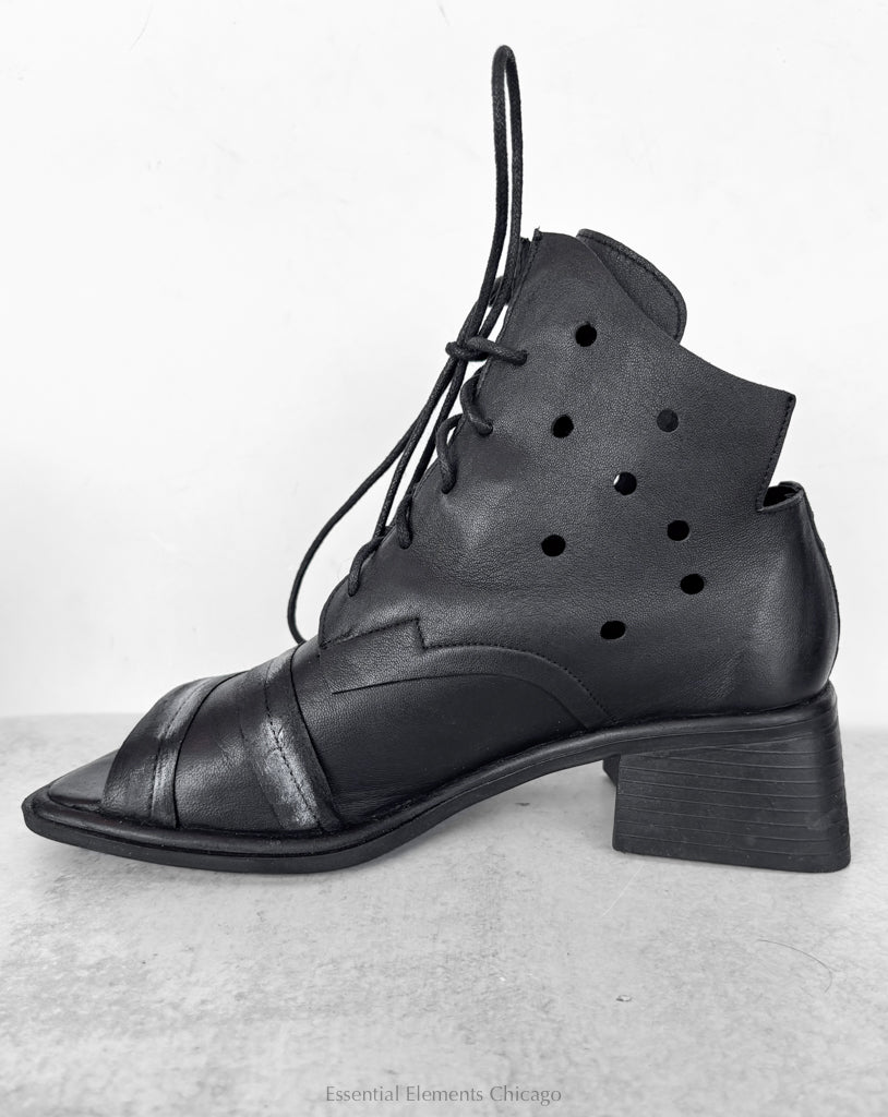 Papucei Cozette Sandal, Black - Essential Elements Chicago