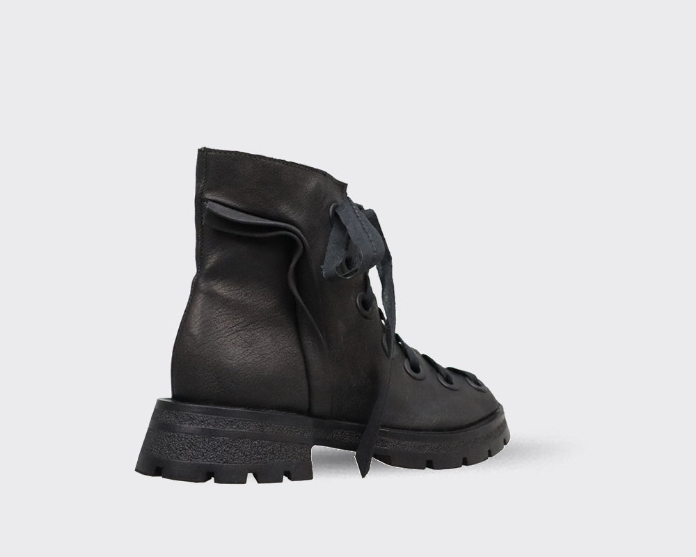 Papucei Jinx Sandal, Black - Essential Elements Chicago