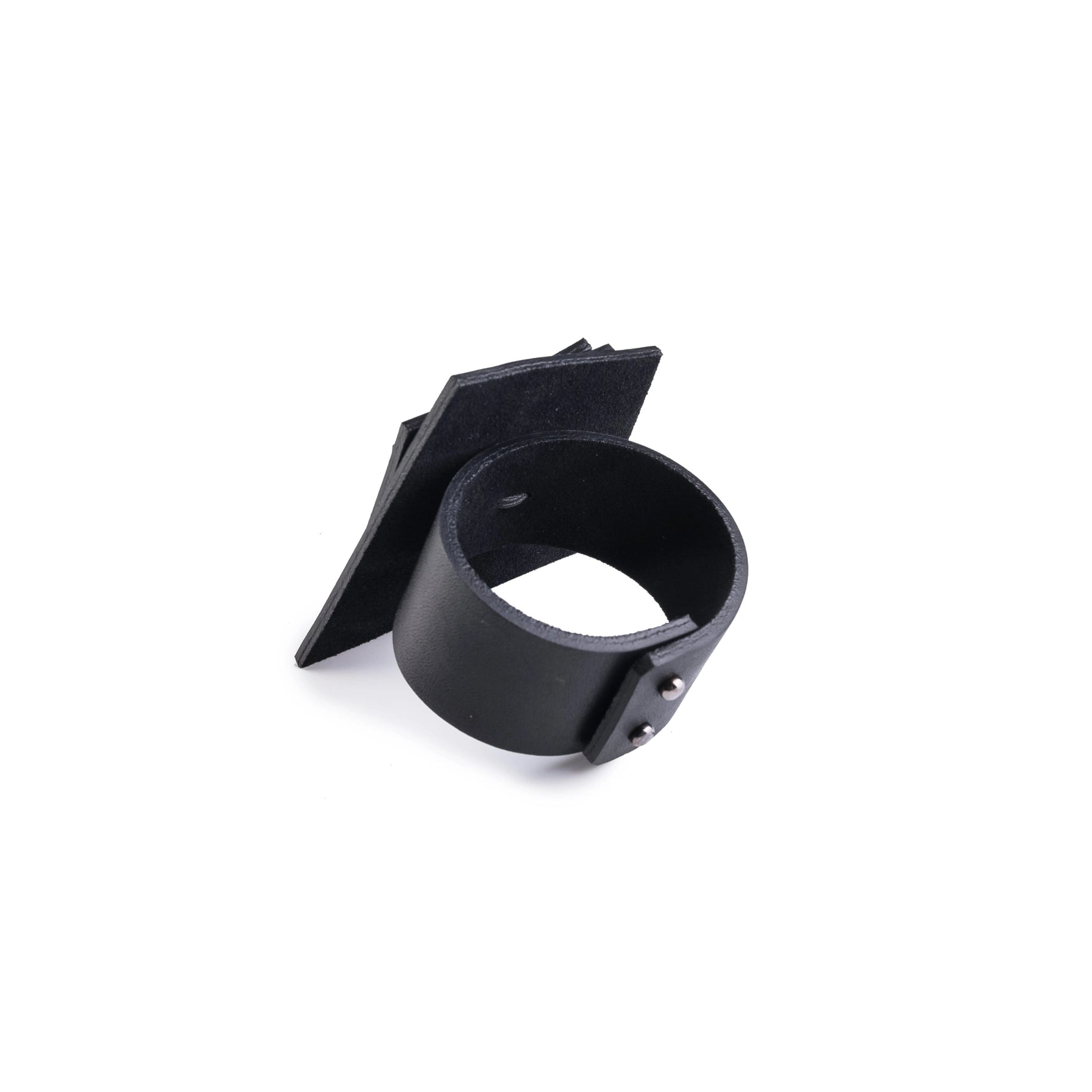 The Dark Enchanting Leaf Bracelet - Essential Elements Chicago