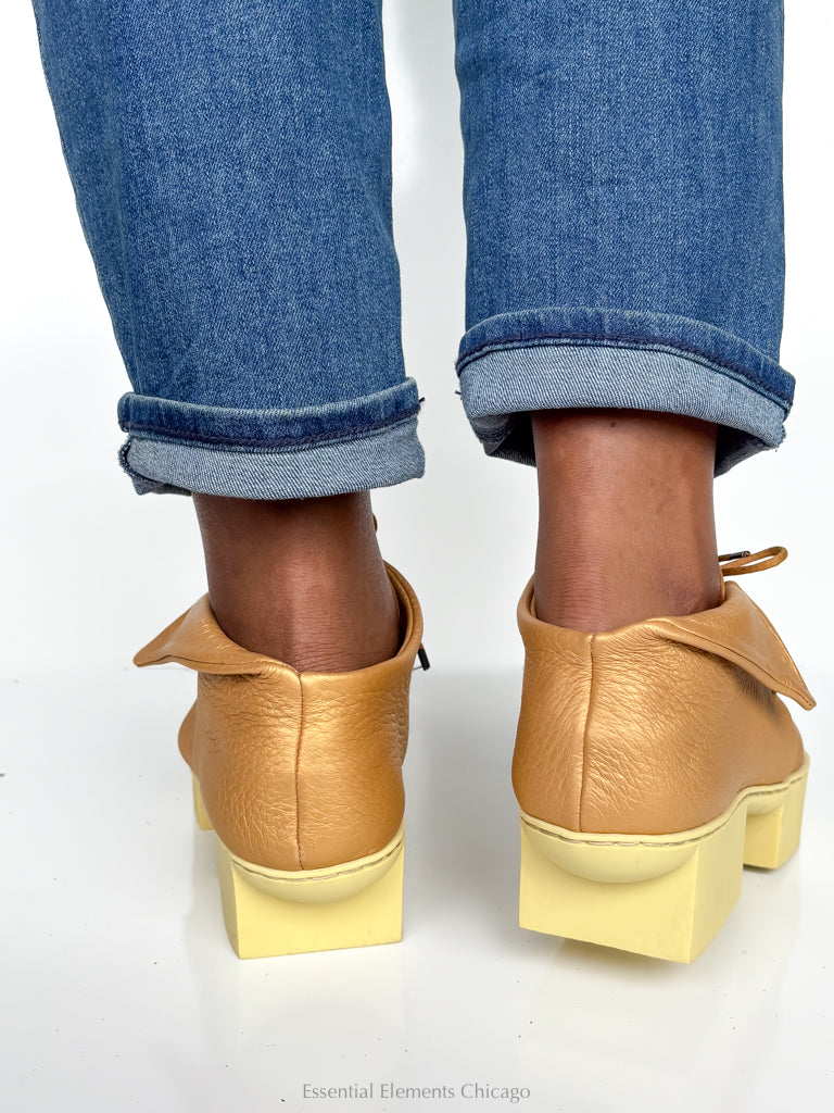 Trippen Flutter, Gold - Essential Elements Chicago