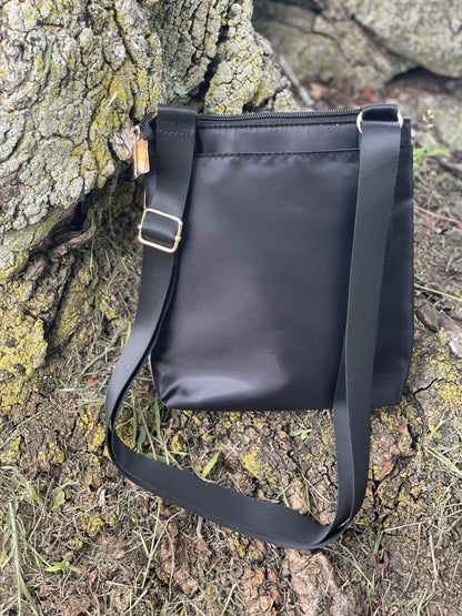 Shades of Color I Am Fierce Travel Purse