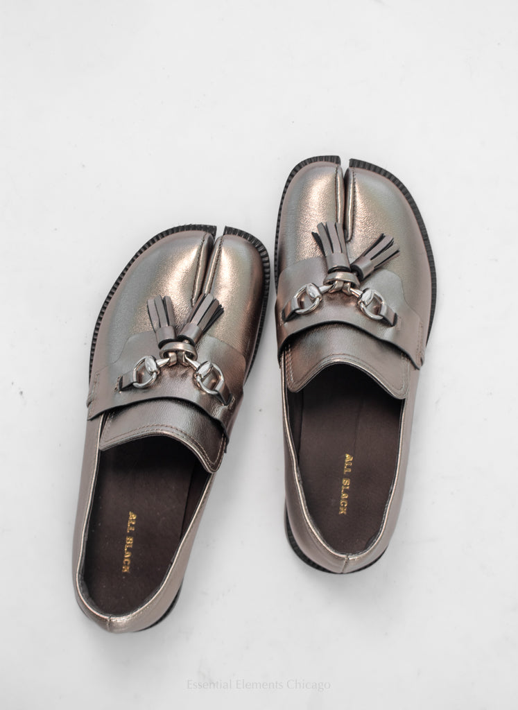 All Black Split Tassel Flat, Pewter