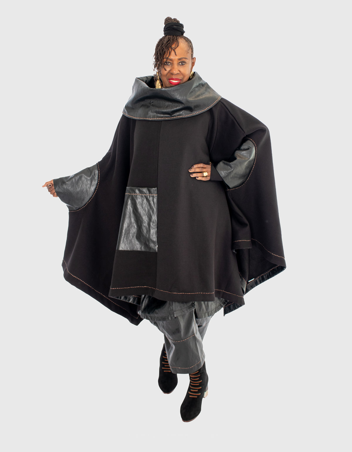 Kedem Sasson J64 Ciri Poncho - Essential Elements Chicago