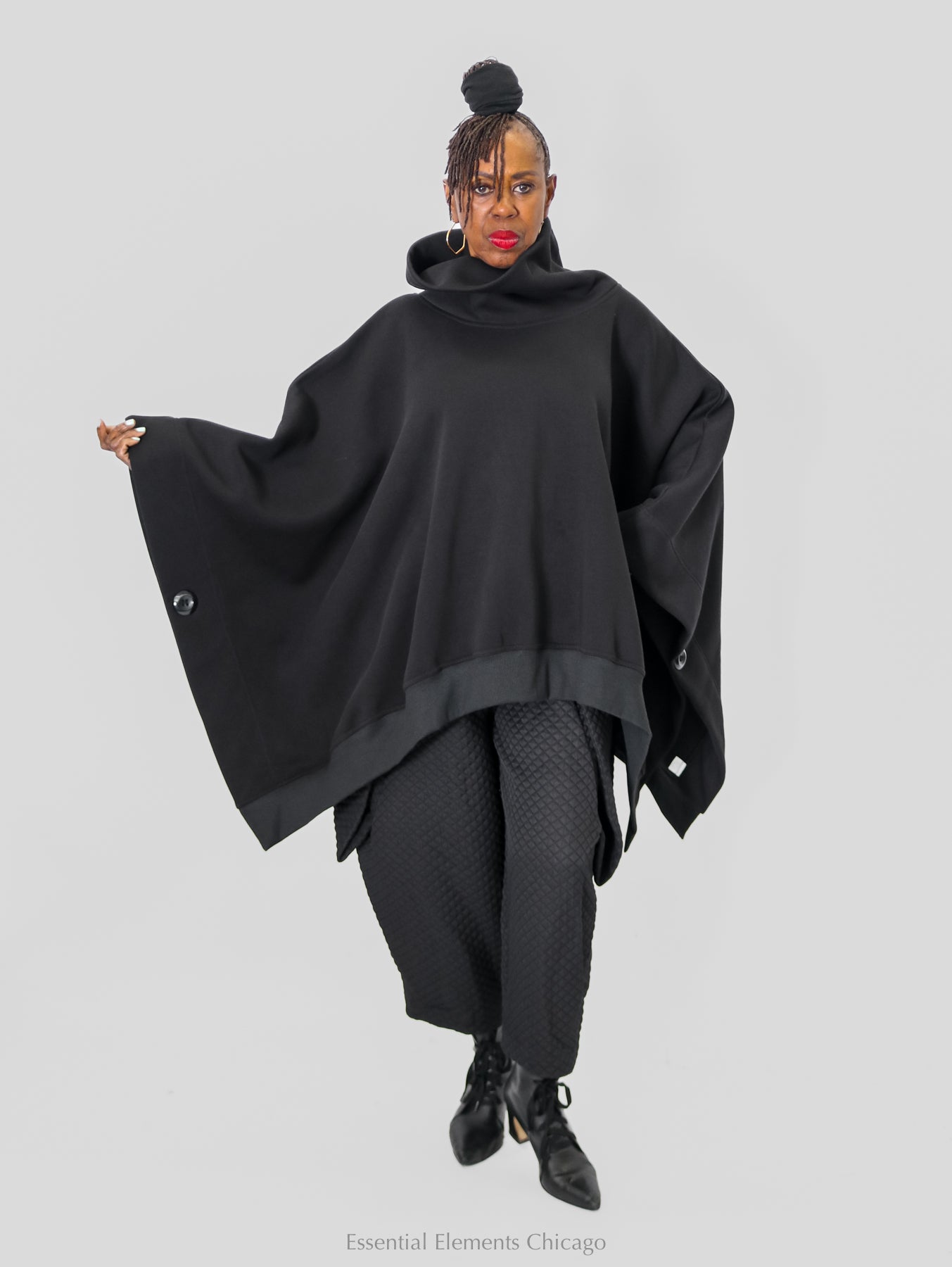 Kedem Sasson Vanta Poncho