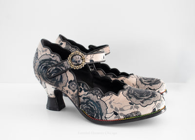 L'Artiste Adodora Pumps - Essential Elements Chicago