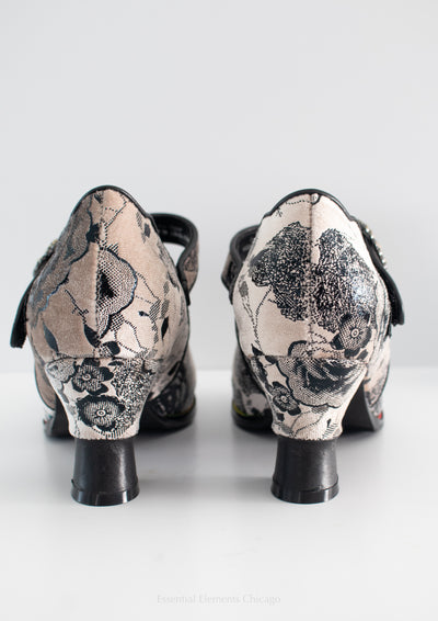 L'Artiste Adodora Pumps - Essential Elements Chicago