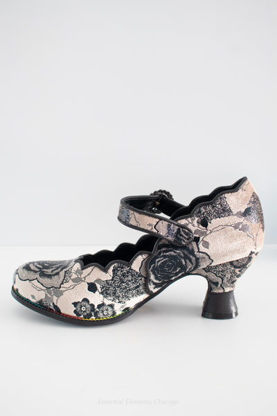 L'Artiste Adodora Pumps - Essential Elements Chicago