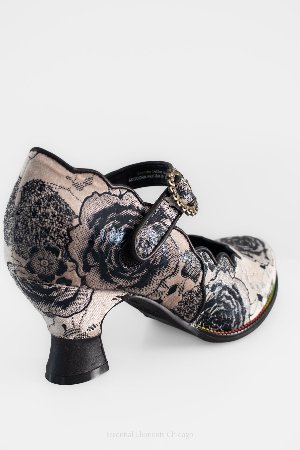 L'Artiste Adodora Pumps - Essential Elements Chicago