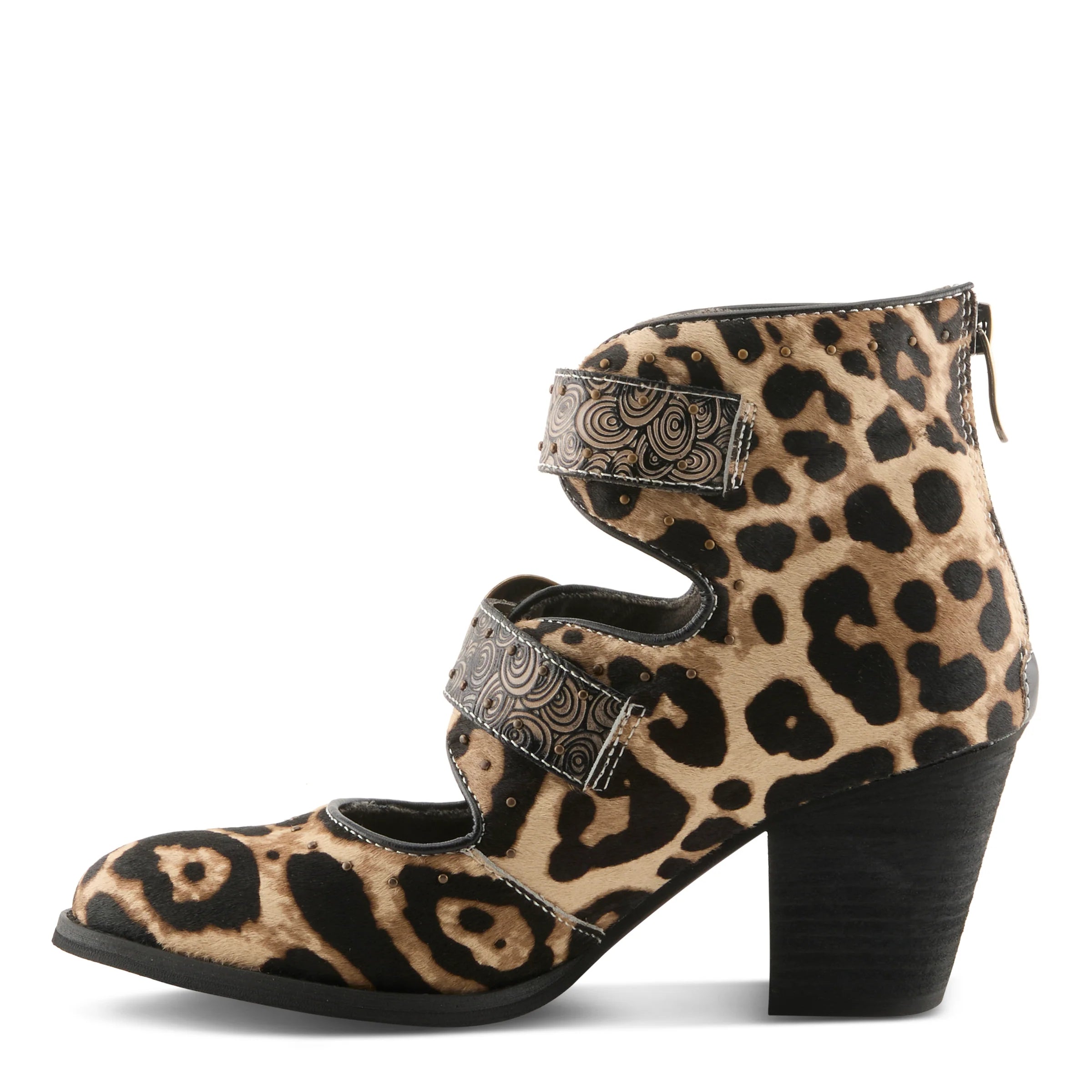 L'Artiste Notched Leopard Shoetie