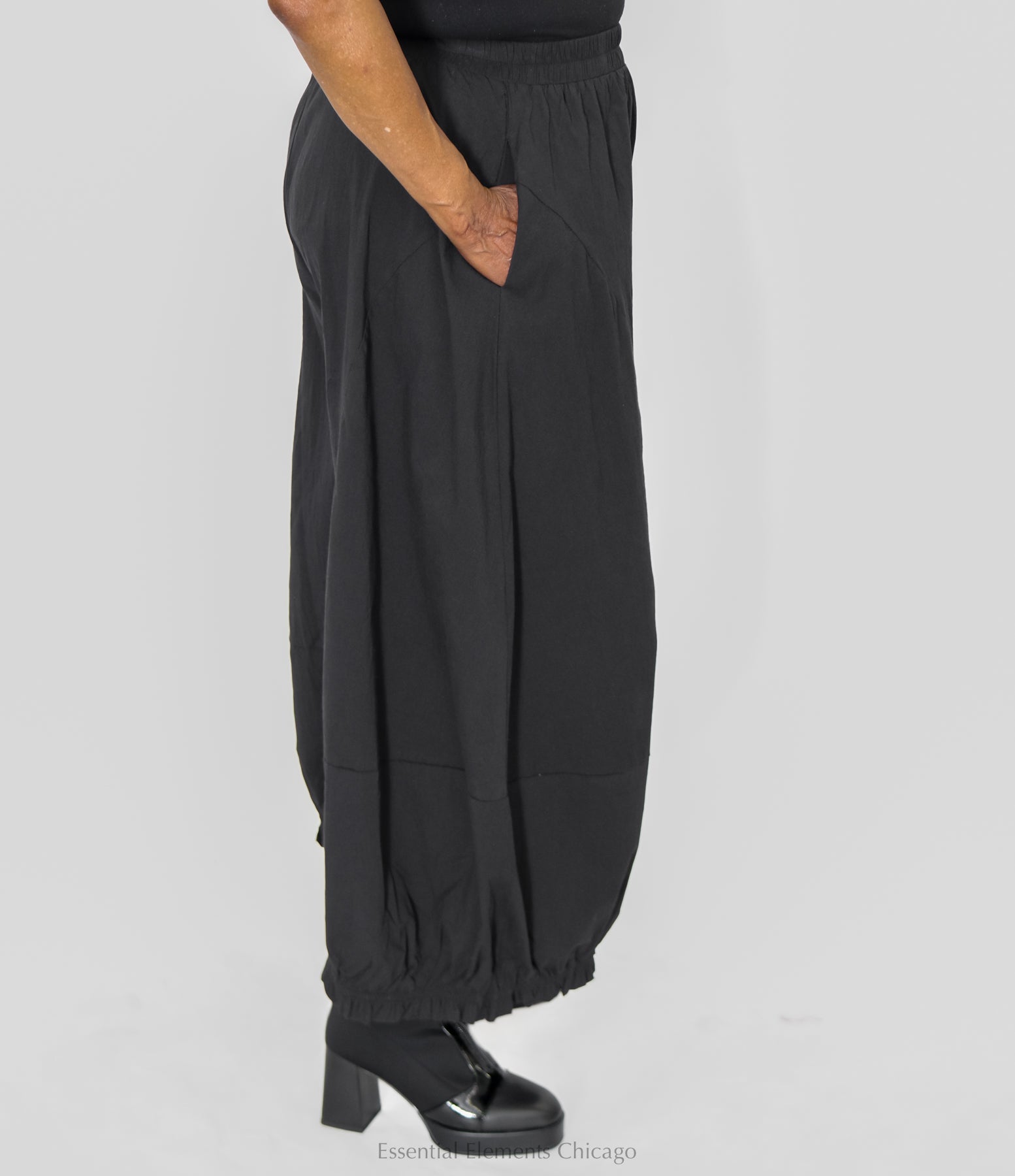 Vanite Couture Ruffle Hem Pants