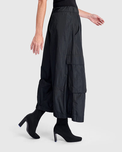 Alembika Cropped Cargo Pants, Black - Essential Elements Chicago
