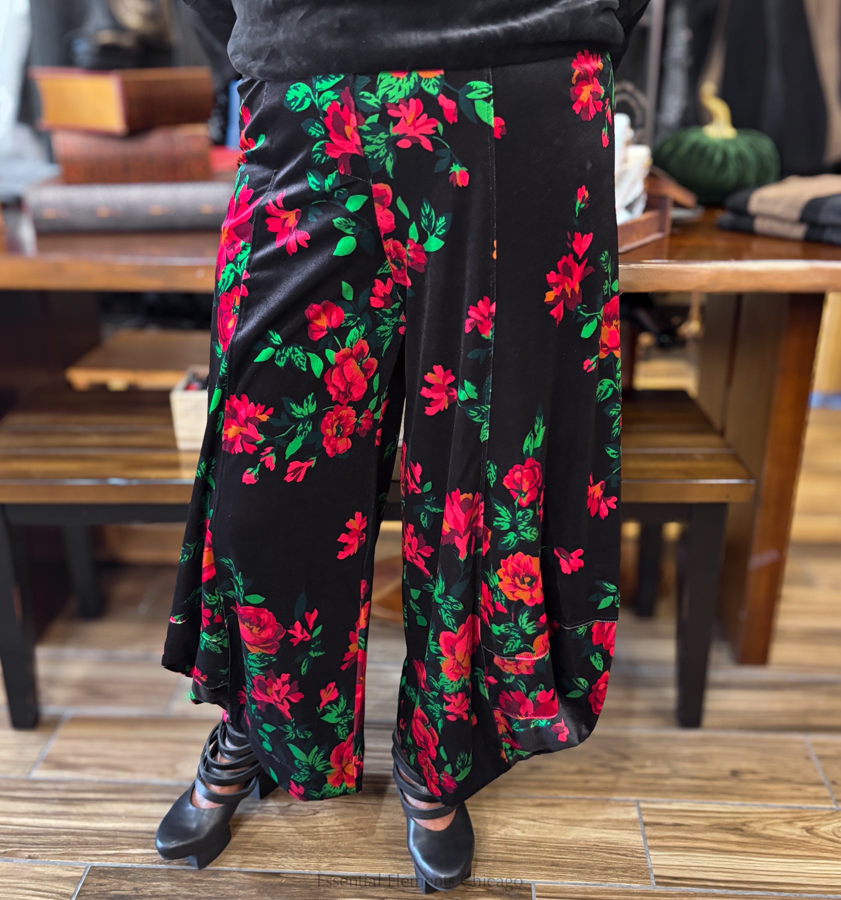 Alembika Velvet Punto Pants, Roses