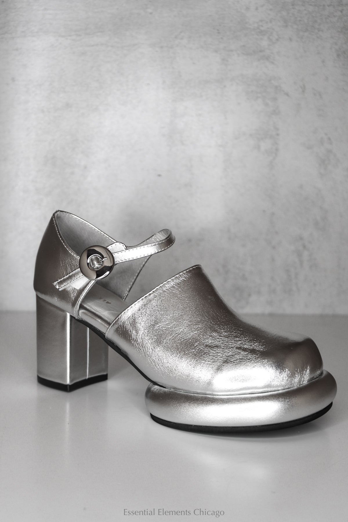 All Black Mod Circle Buckle Jane - Essential Elements Chicago