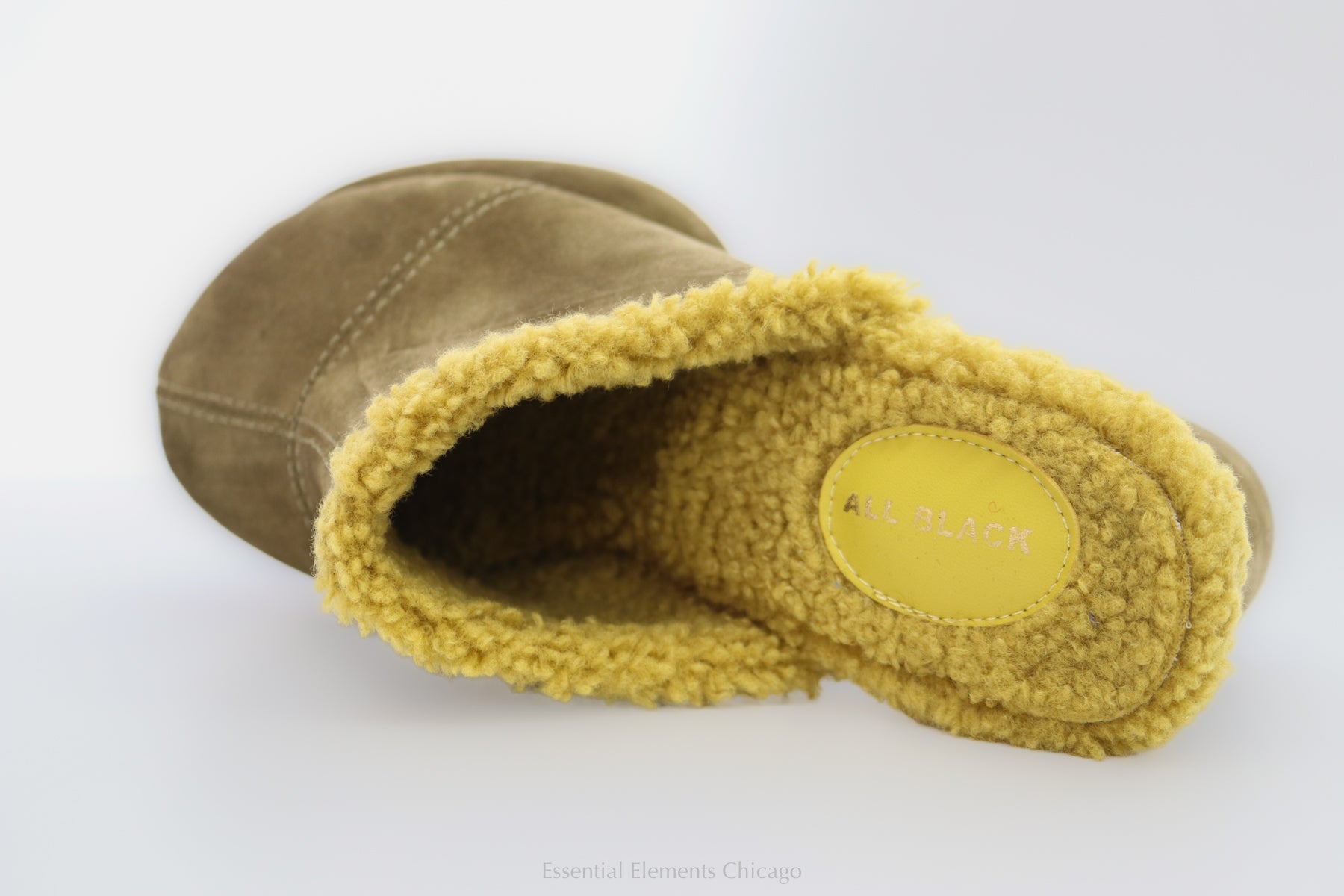 All Black Mod Winter Mule, Green - Essential Elements Chicago