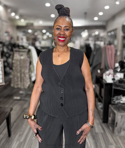 Alquema Plisse Vest, Black - Essential Elements Chicago