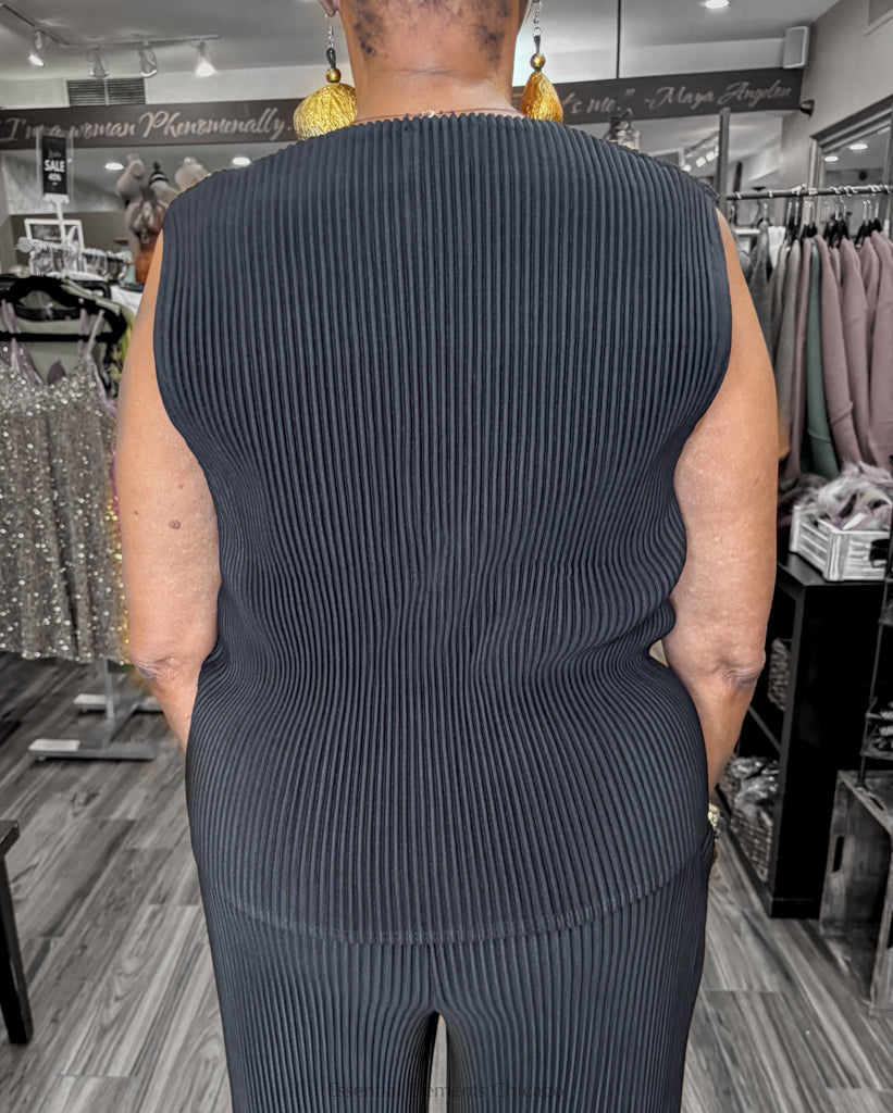 Alquema Plisse Vest, Black - Essential Elements Chicago