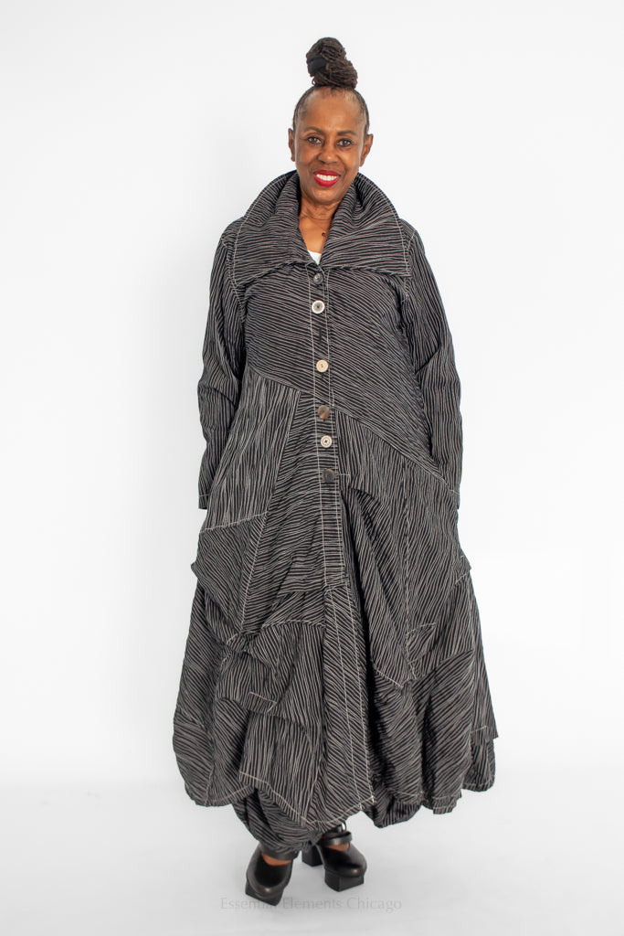 Bodil Long Coat, Noir - Essential Elements Chicago