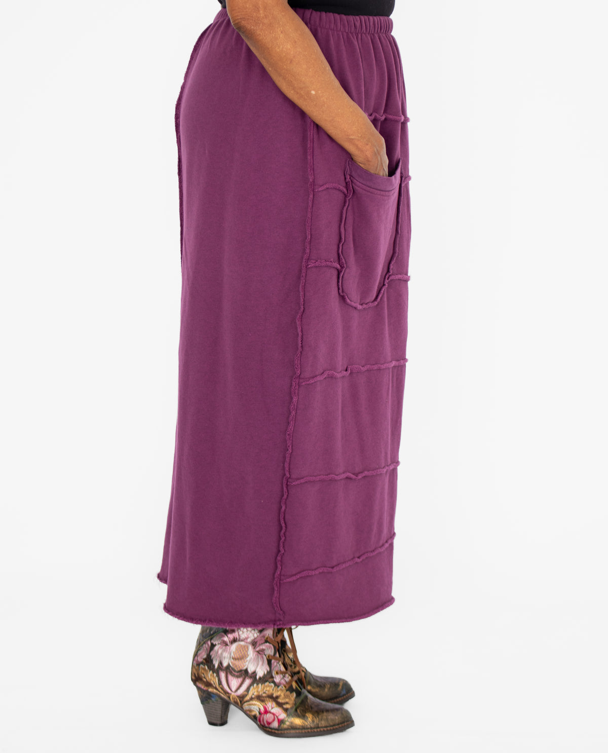 Bodil Slim Skirt, Mulberry - Essential Elements Chicago