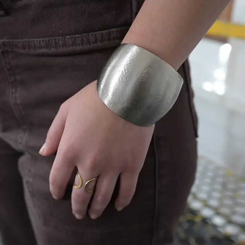 Cabochon Cuff, Silver - Essential Elements Chicago