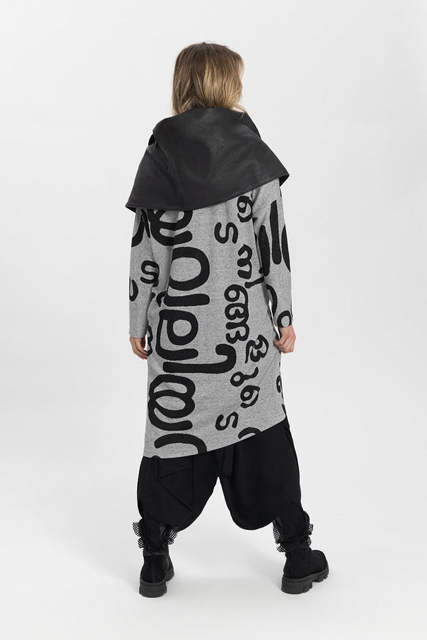 Elsewhere Quebec Shrug - Essential Elements Chicago