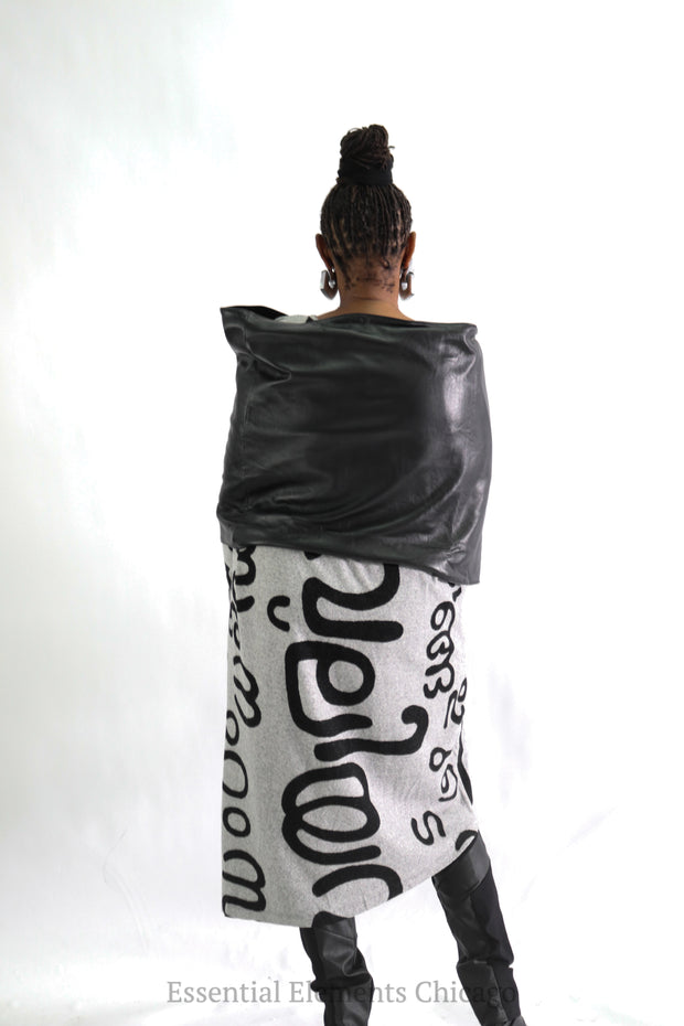 Elsewhere Quebec Shrug - Essential Elements Chicago