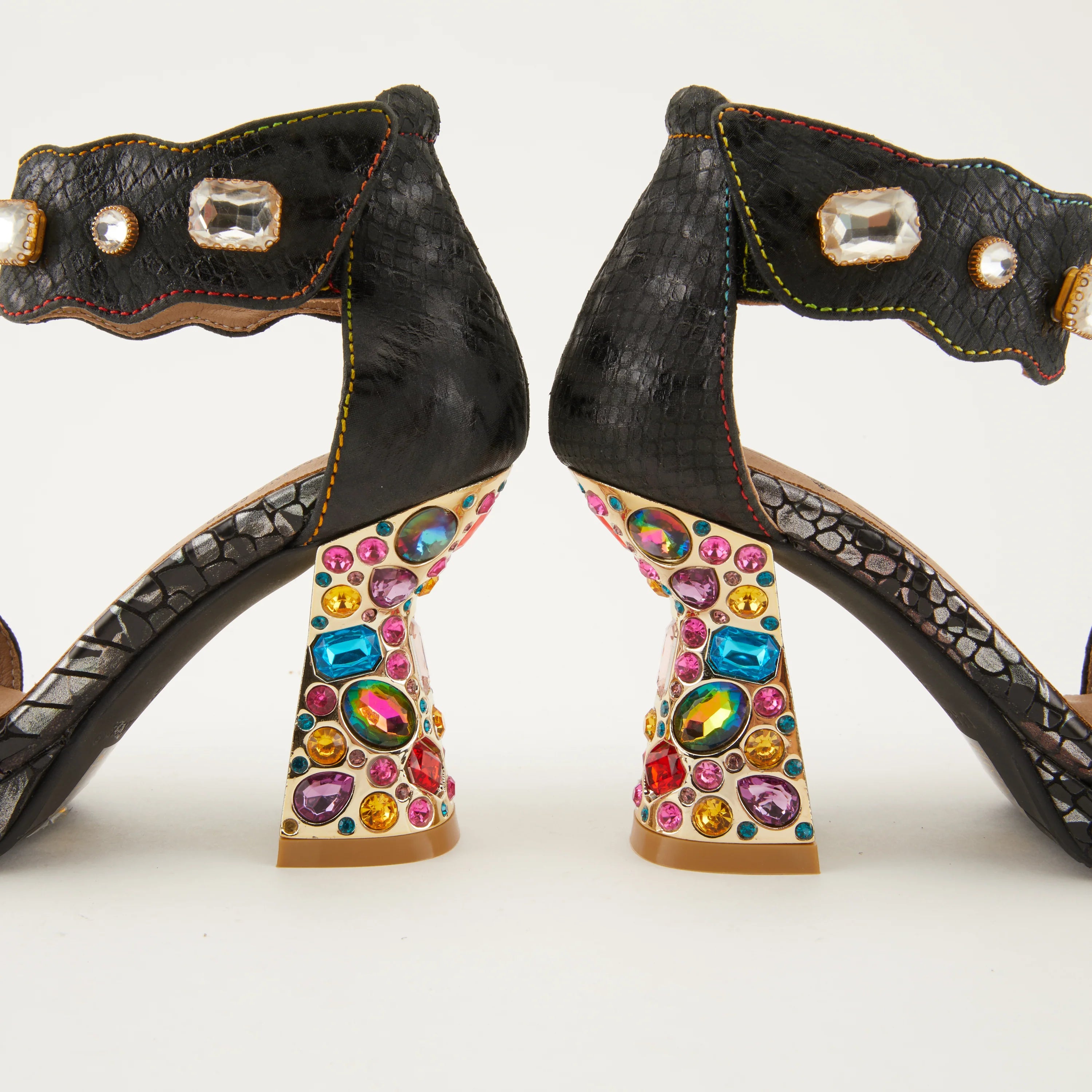 L' Artiste Jewel Sandal, Black - Essential Elements Chicago
