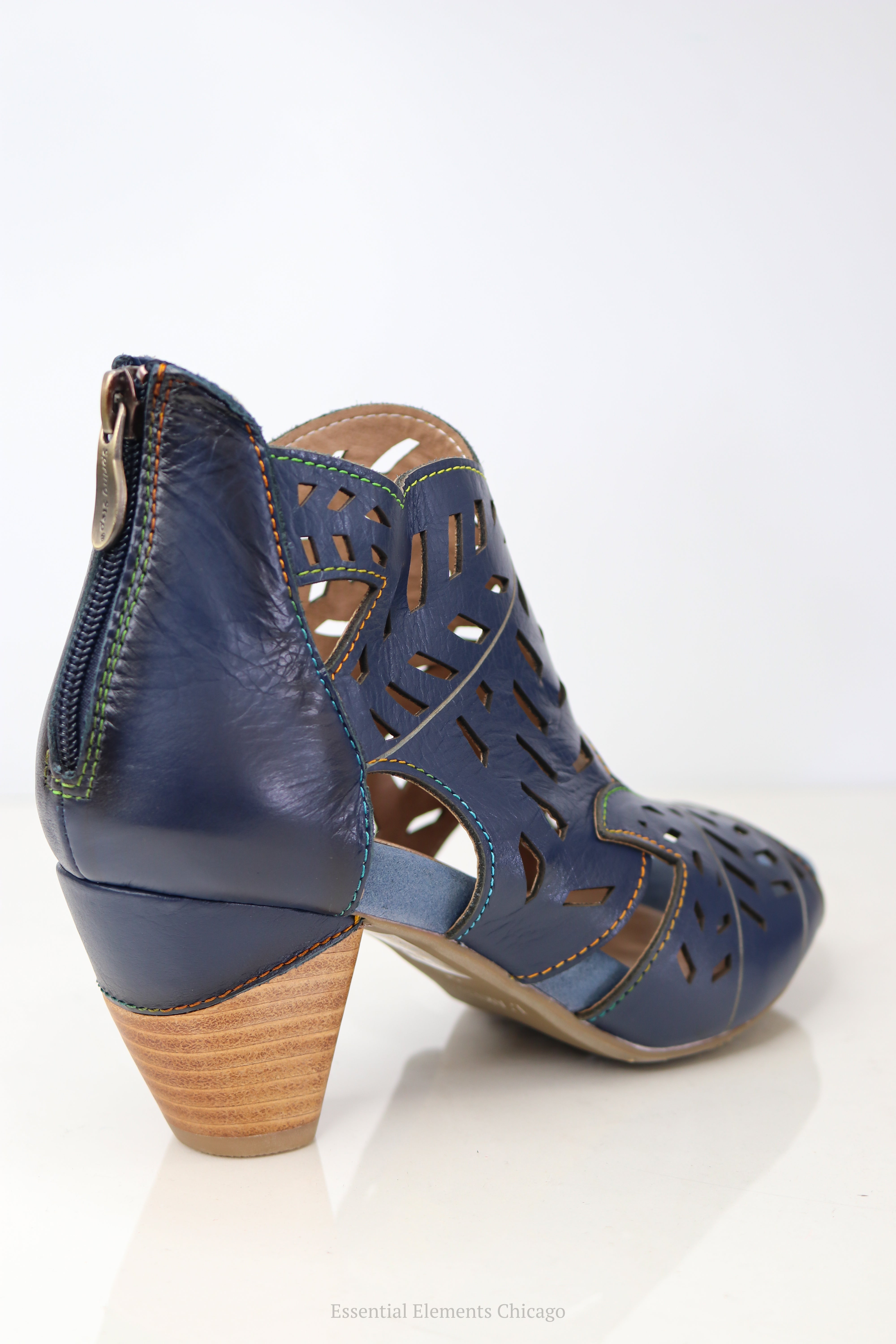 L'Artiste Icon Sandal, Navy - Essential Elements Chicago