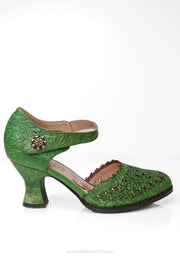 L'Artiste Visionary Pumps Green 37 Shoetique - Pumps & Heels by Spring Step | Essential Elements Chicago