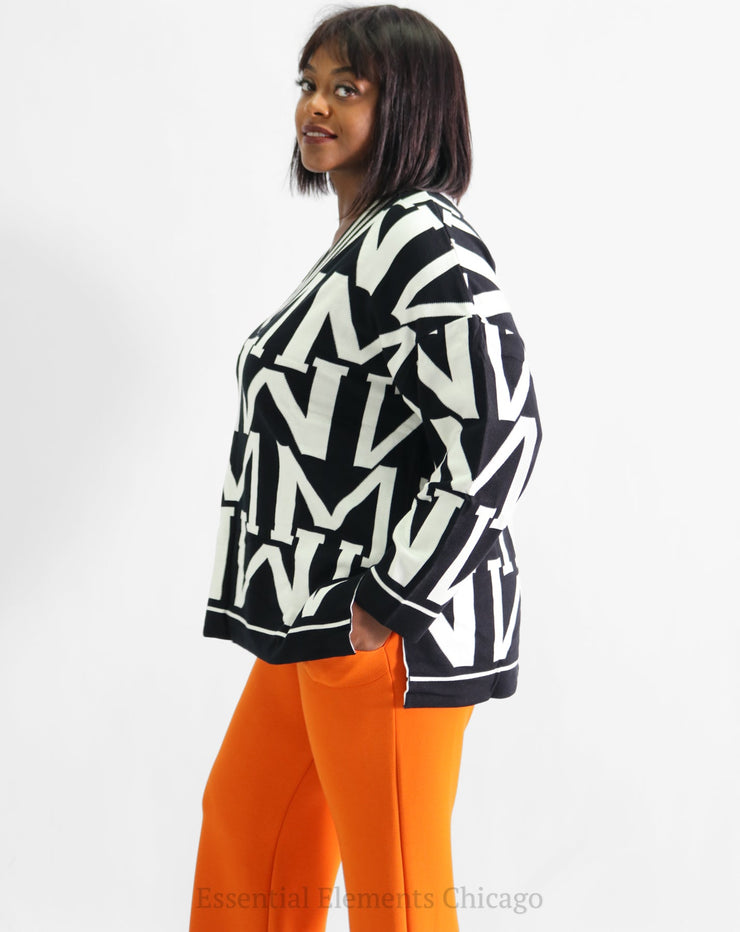 mat. M Sweater - Essential Elements Chicago