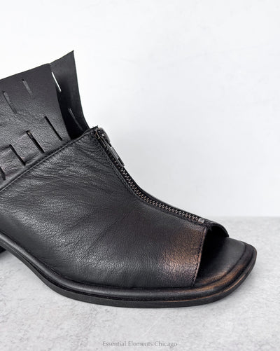 Papucei Besiana Sandal, Black - Essential Elements Chicago