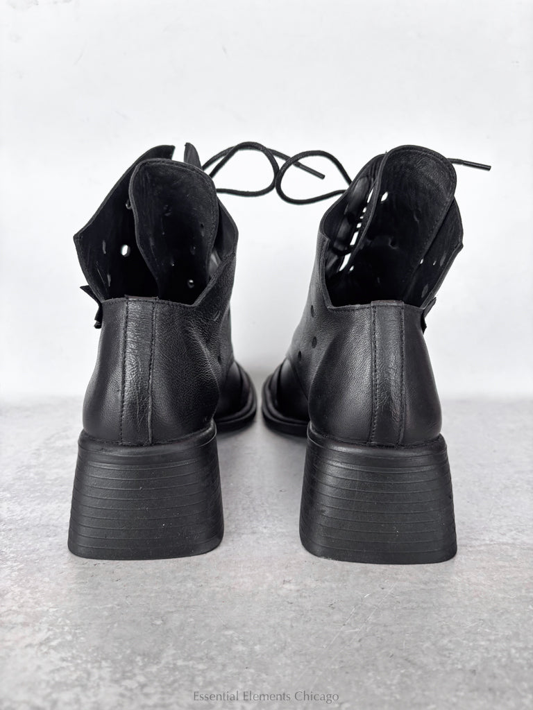 Papucei Cozette Sandal, Black - Essential Elements Chicago