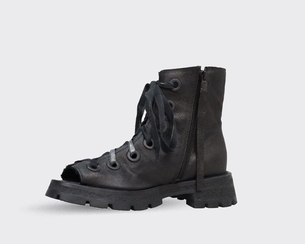Papucei Jinx Sandal, Black - Essential Elements Chicago