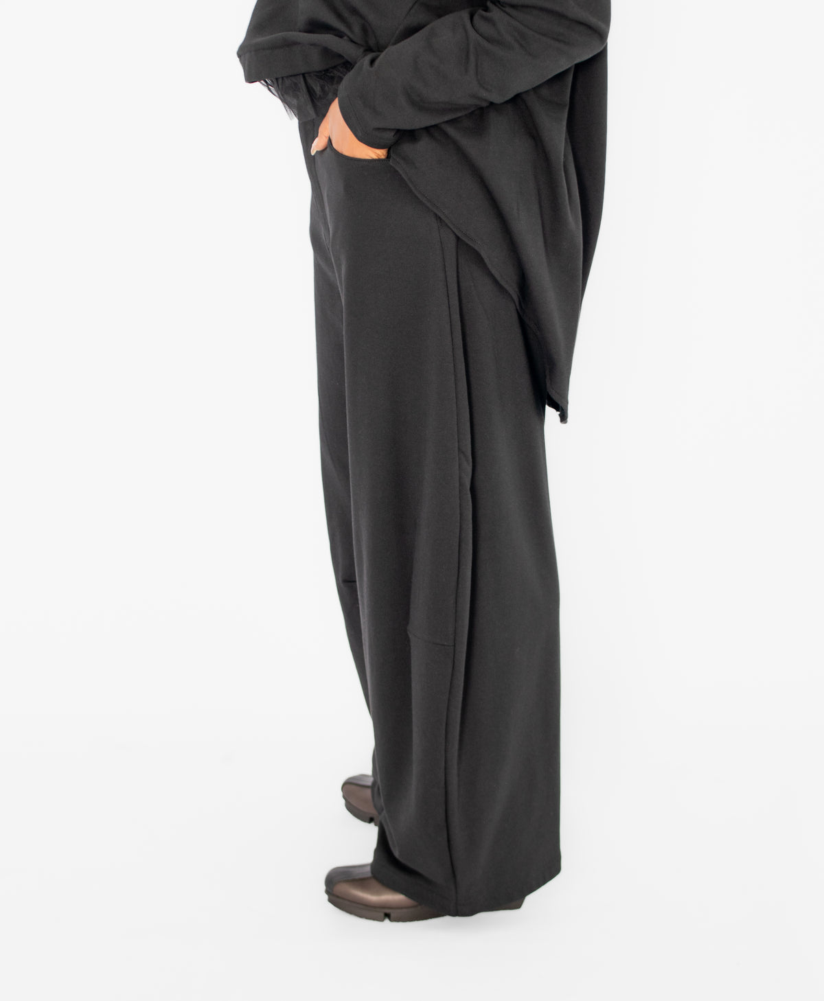 Plüslaive Balloon Pants, Black