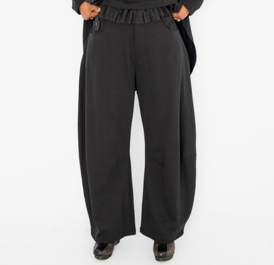Plüslaive Balloon Pants, Black