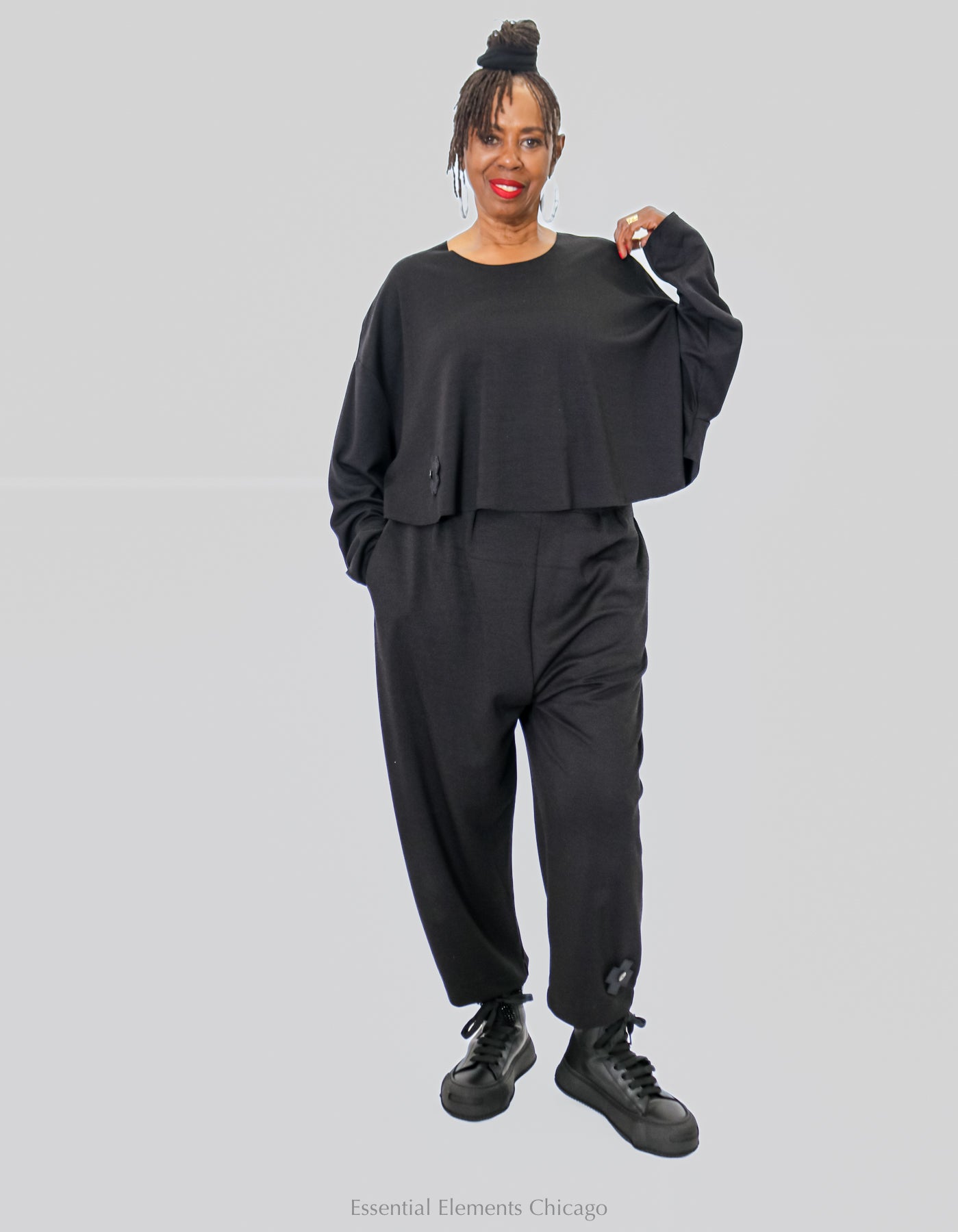 Pluslavie Snuggle Sweat Top - Black - Essential Elements Chicago