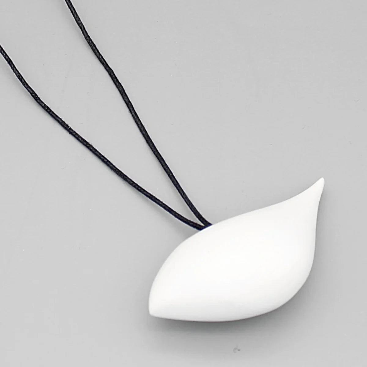 Sylca Robin Pendant - Essential Elements Chicago